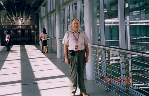 DR Jan Pajak dans KLCC de Kuala Lumpur, Malaisie, dcembre 2002